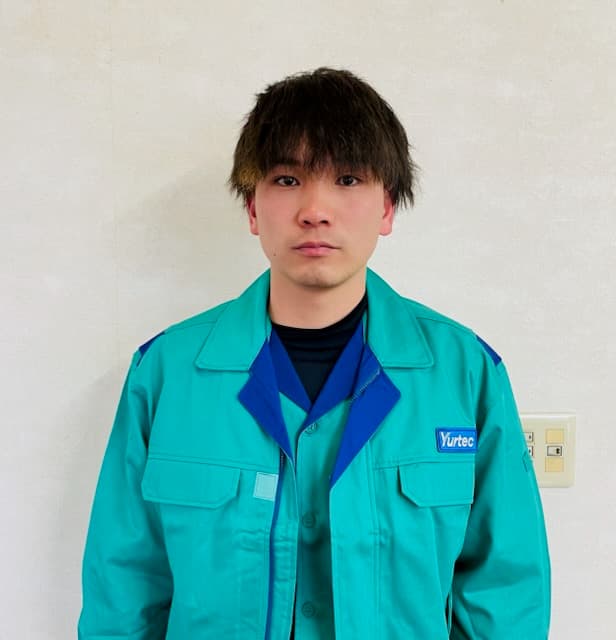 現場へ向かう、先輩と若手